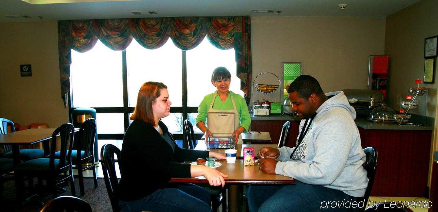 Hampton Inn Houston Baytown Restaurant photo